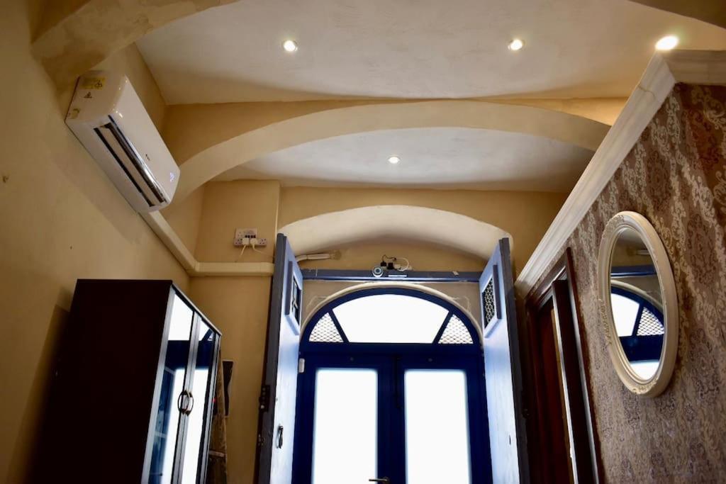 City Centre Pied-A-Terre Near Food Market And Walking Distance To Bus Terminus Валетта Экстерьер фото